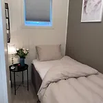 Apartamento Moderne Og Sentral Med Koselig Og Privat Uteplass! Førde