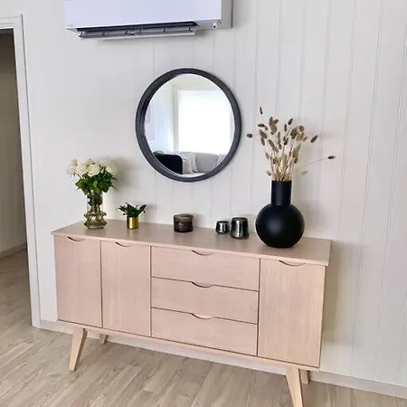 Moderne Og Sentral Med Koselig Og Privat Uteplass! Apartment Forde (Sogn og Fjordane)