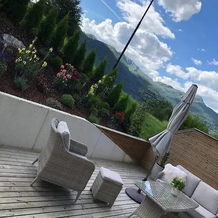 Moderne Og Sentral Med Koselig Og Privat Uteplass! * Forde (Sogn og Fjordane)