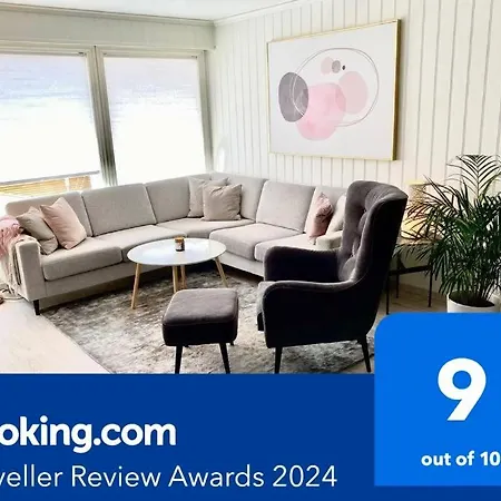 Apartment Moderne Og Sentral Med Koselig Og Privat Uteplass! Forde (Sogn og Fjordane)