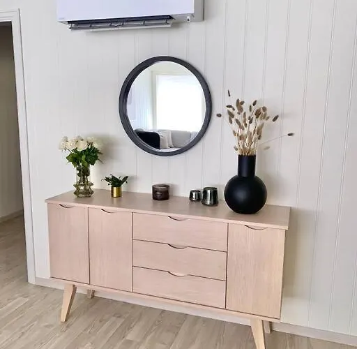 Moderne Og Sentral Med Koselig Og Privat Uteplass! דירה Førde