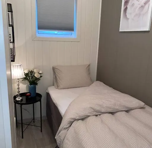 דירה Moderne Og Sentral Med Koselig Og Privat Uteplass! Førde