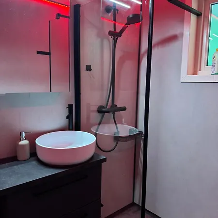 Moderne Og Sentral Med Koselig Og Privat Uteplass! * Førde