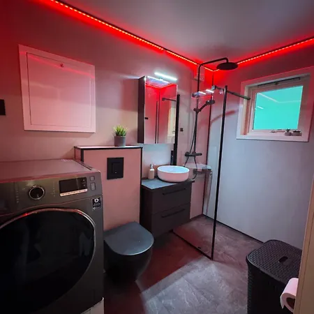 Moderne Og Sentral Med Koselig Og Privat Uteplass! Apartmán