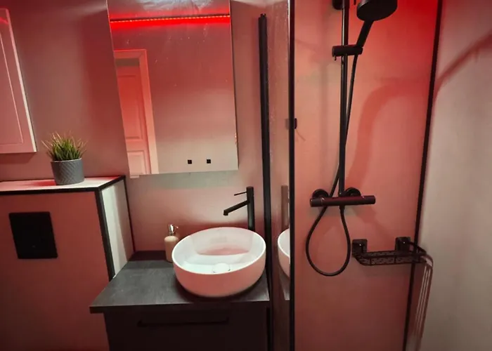 Apartmán Moderne Og Sentral Med Koselig Og Privat Uteplass! *